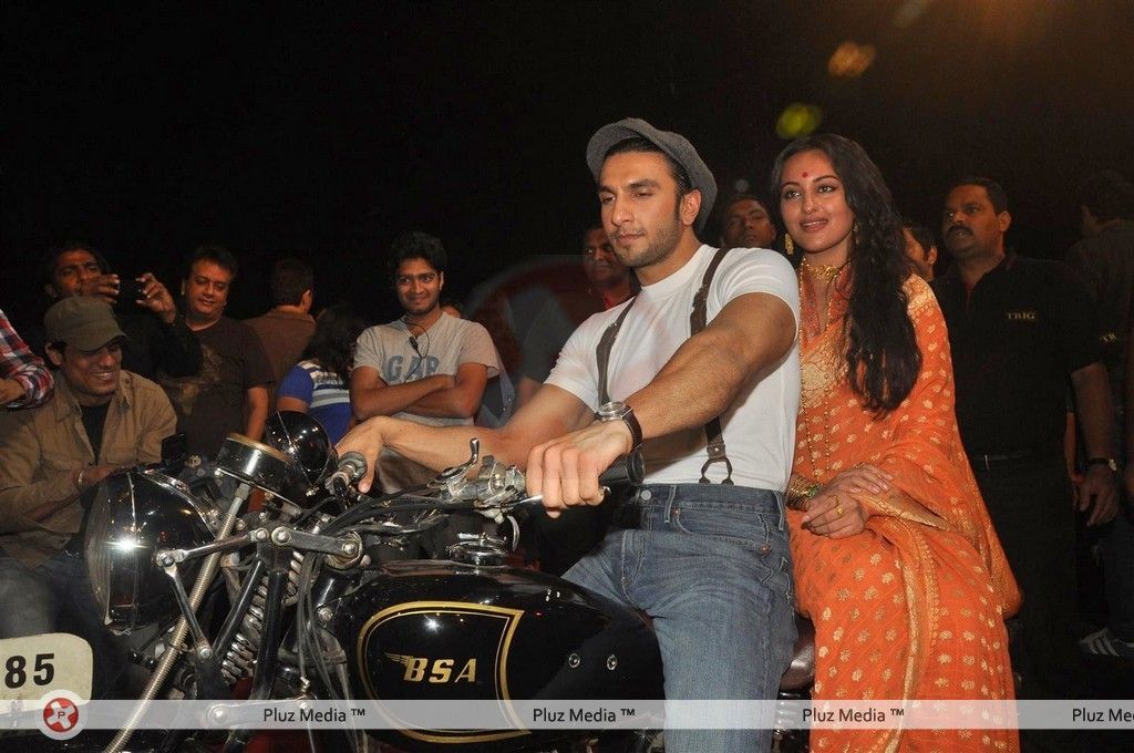 Ranveer and Sonakshi at launch of movie 'Lootera' - Pictures | Picture 127083
